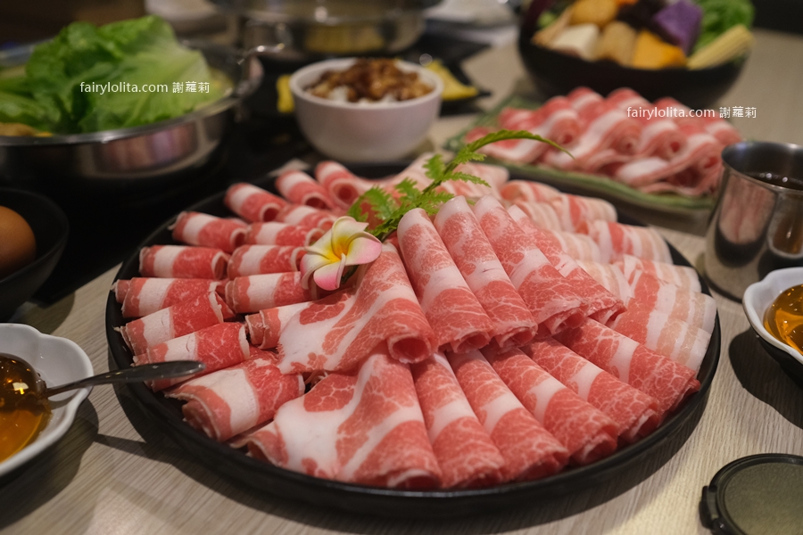 大麻鍋物藝文店-Da ma hotpot解惑火鍋。巨無霸雙人肉肉套餐免千元，還可以免費解惑不用錢！ @嘿!部落!