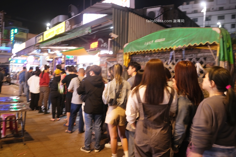 日寶蔥油餅/餡餅。中壢夜市美食百百種，在地人推這間絕對是NO.1！ @嘿!部落!