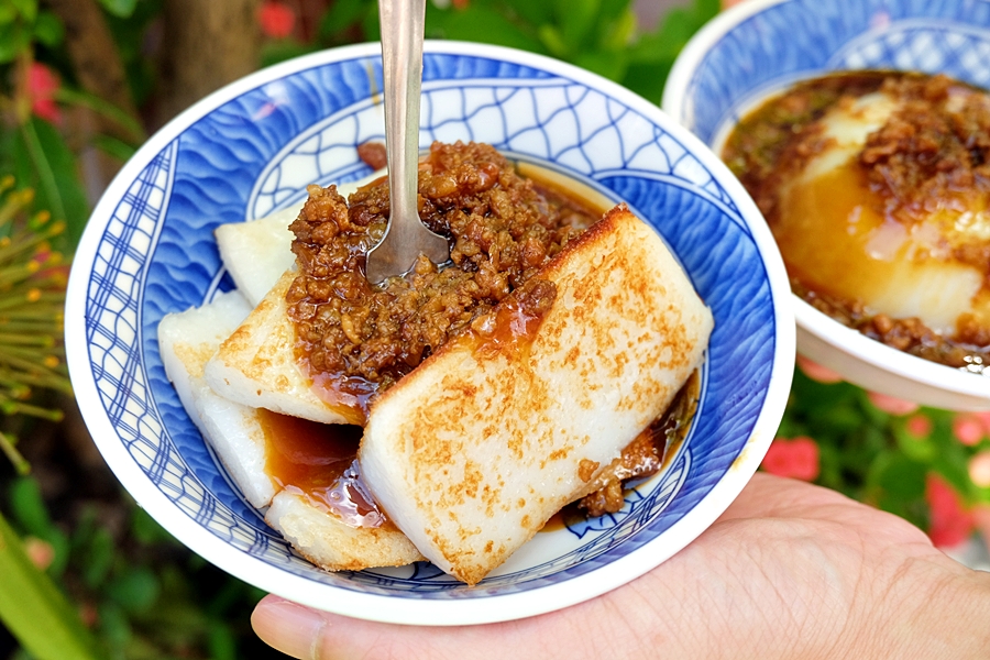 彰化華山路菜頭粿。地點曝光！「全台最強菜頭粿」就躲在這，晚來只能撿屑屑！ @嘿!部落!