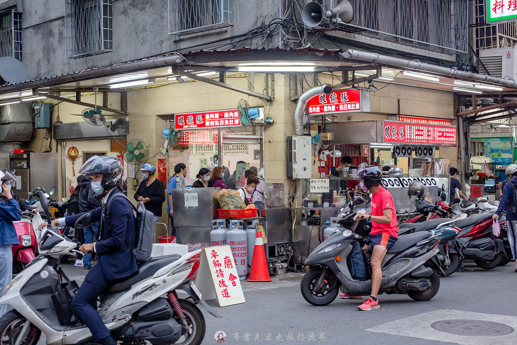 眼鏡張｜新莊高人氣排隊滷肉飯跟雞肉飯但還是點虱目魚肚就好 @嘿!部落!