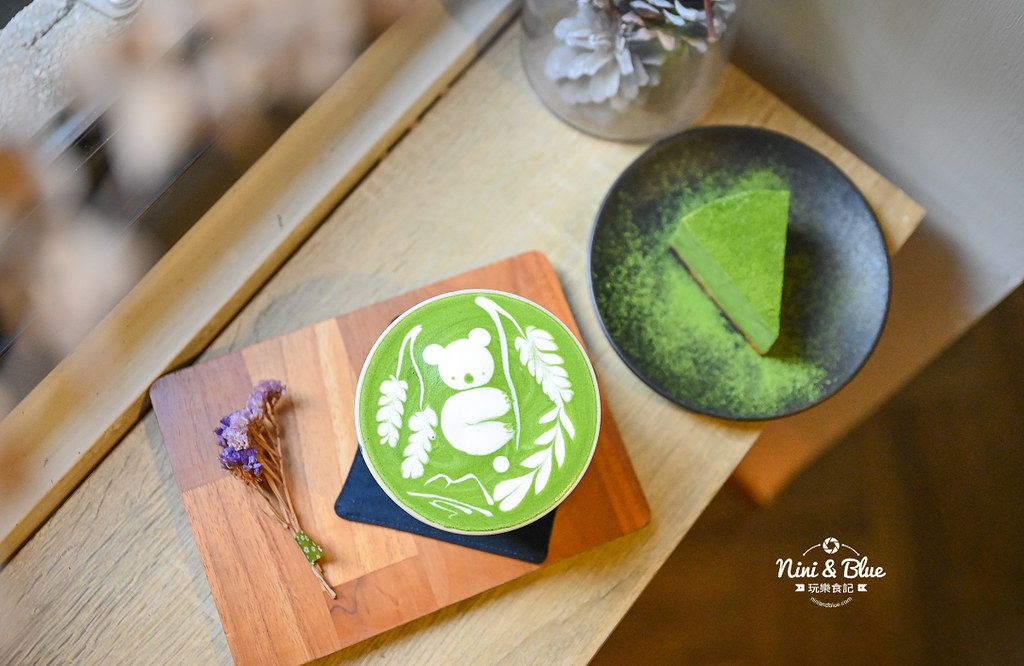 即時熱門文章：Yasumi cafe| 台中南區咖啡館，在杯中看見孔雀開屏，咖啡拉花冠軍駐點，日式職人咖啡館