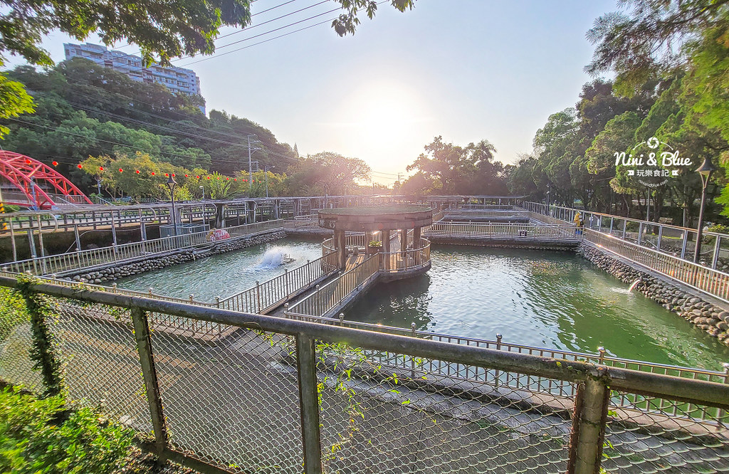 豐原中正公園 | 40年老公園大變身，繭型溜滑梯、跑酷攀爬遊戲區，隱藏超大餵魚池 @嘿!部落!