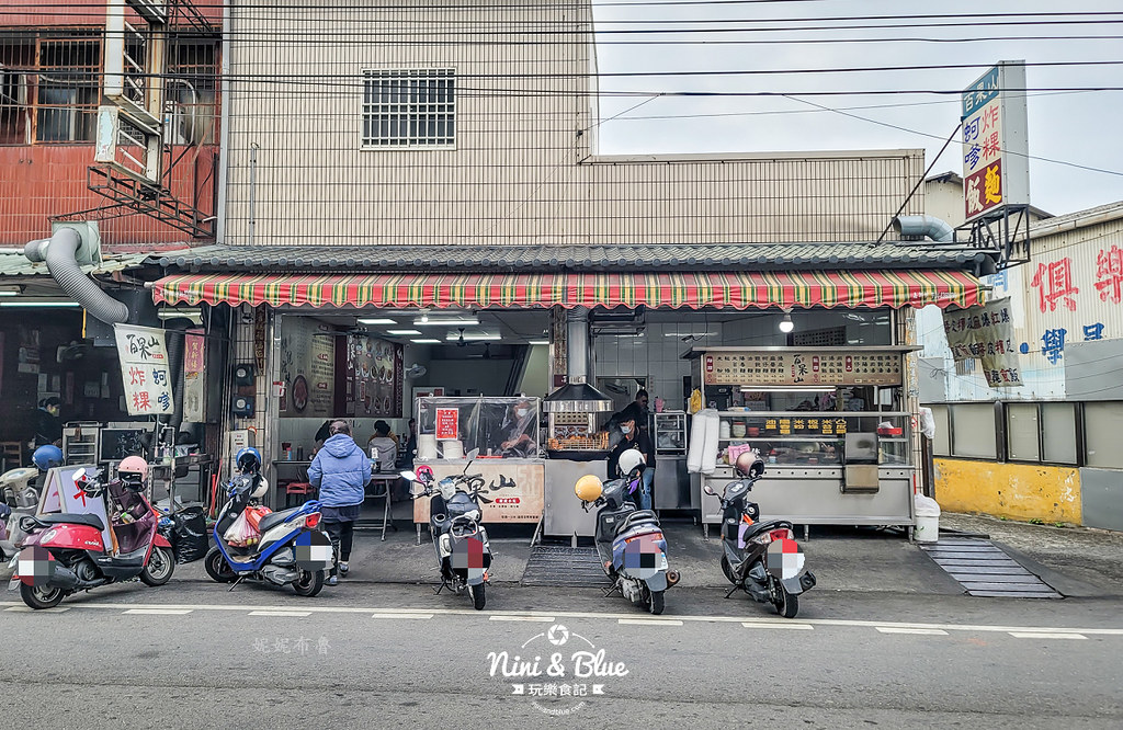 員林百果山炸粿，彰化員林百果山下熱門小吃，爆皮湯、蚵嗲、秋冬限定炸蒜條