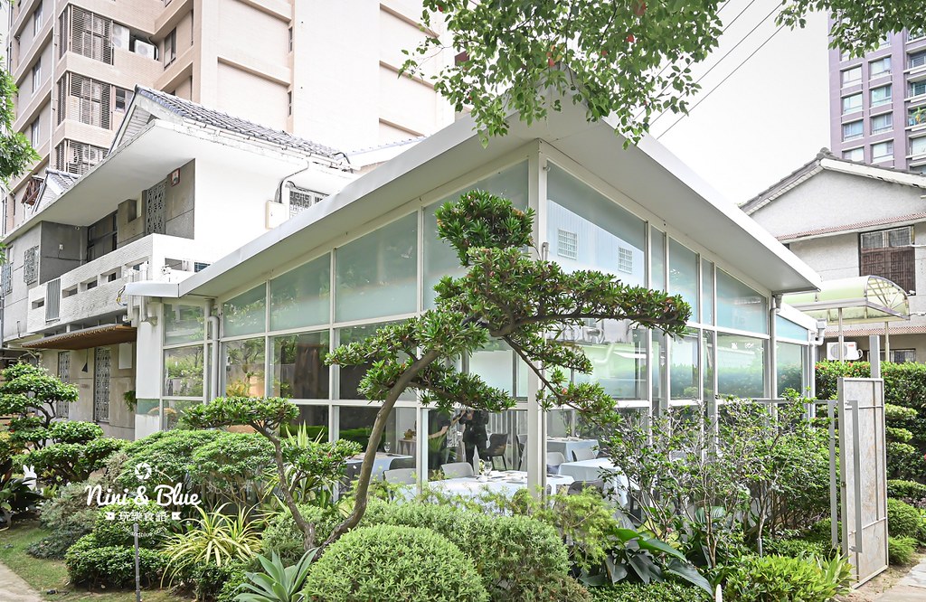 即時熱門文章：LAFETE 法月，台中法式料理平日午間套餐980元起，美術館巷弄的美軍宿舍老宅玻璃屋