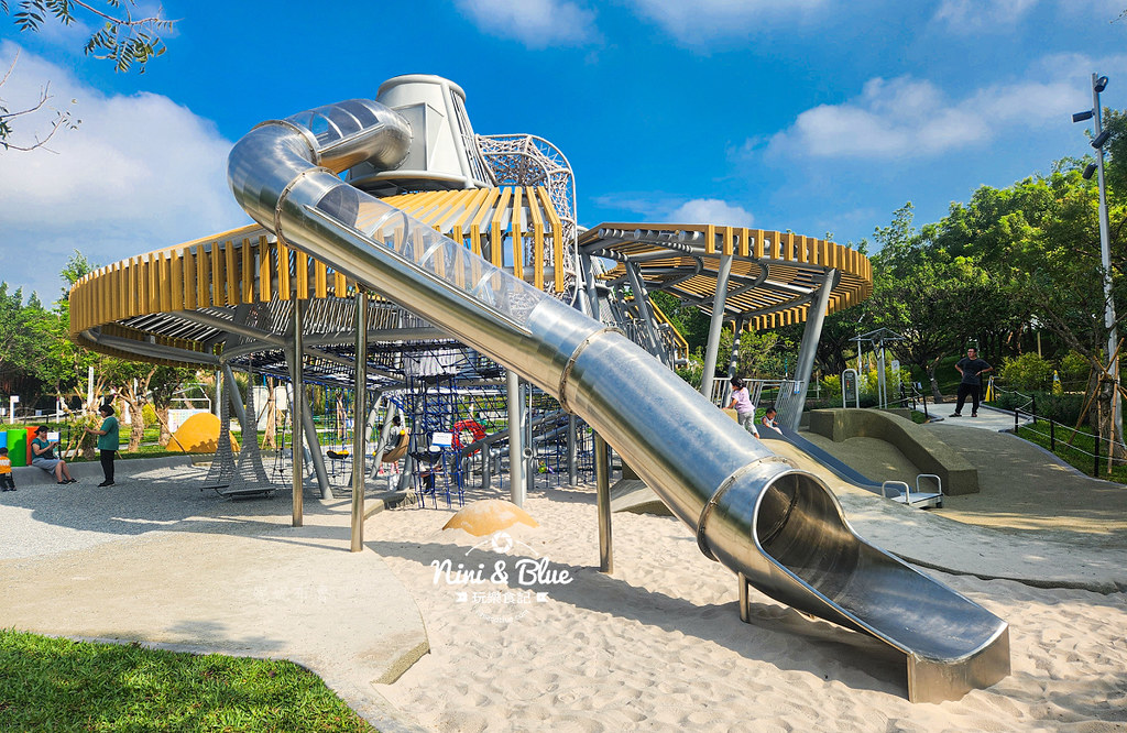 中央公園-飛行美樂地共融遊戲場,全台最長32米雙軌滑索,飛碟造型滑梯遊具超熱門 @嘿!部落!