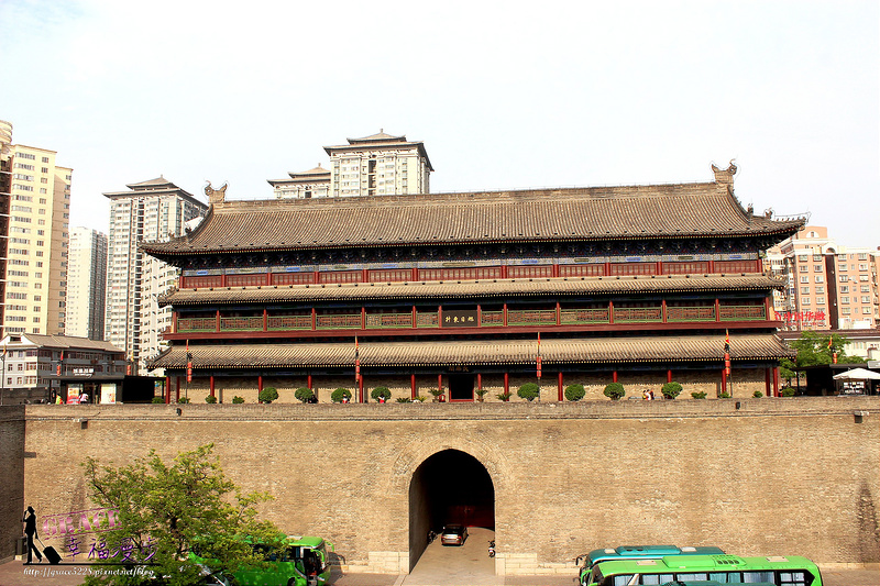 西安城牆｜陝西省西安市–西安古城牆，中國現存最大最完整、歷經各朝興衰與戰火的城牆 @嘿!部落!