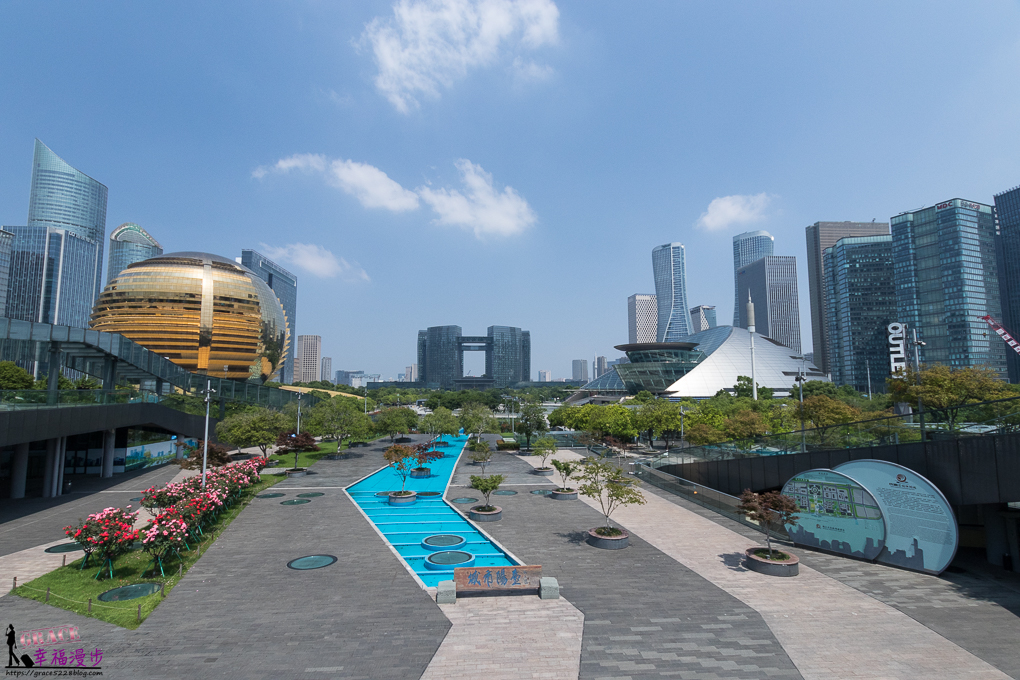 錢江新城｜杭州中國–欣賞獨樹一幟的建築美學，可欣賞錢塘江景色和OUTLET逛街購物，每週三場的錢江新城燈光秀令人讚嘆 @嘿!部落!