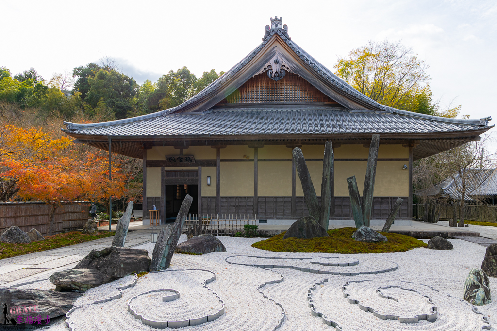 圓光寺｜京都府日本–欣賞奔龍石庭的枯山水景色和十牛之庭的楓葉美景，庭園中的小地藏好可愛 @嘿!部落!