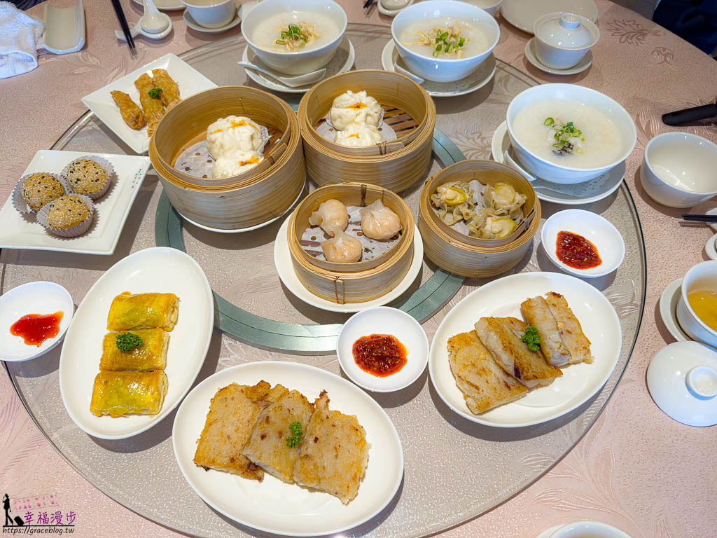 麗星郵輪探索星號絲路花舞中餐廳｜日本–郵輪上的美食餐廳不可錯過的脆皮烤鴨，早餐的港點相當美味