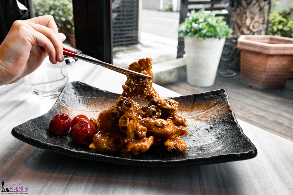 紅皇后川酒&bull; RED QUEEN BISTRO｜大安區台北市–時尚感的川菜餐酒館，環境跟餐點表現都很不錯 @嘿!部落!