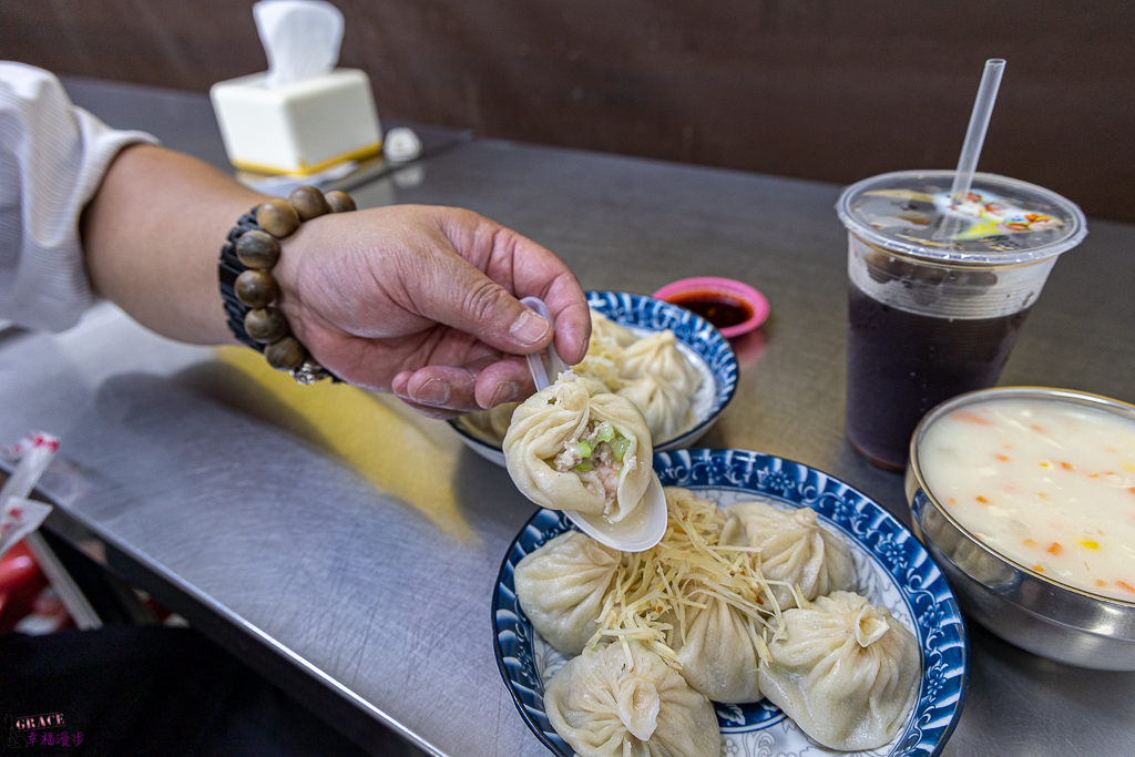 莊手工鮮肉湯包｜彰化–超人氣的排隊美食，大推絲瓜蝦仁湯包 @嘿!部落!