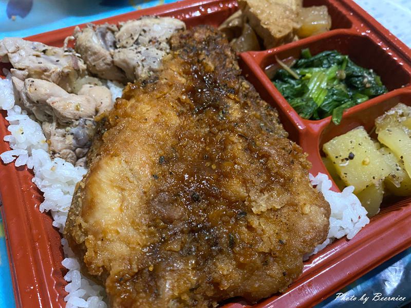 內湖737市場超高CP值便當 雙主餐 三菜讓你吃好吃滿又不傷荷包 @嘿!部落!