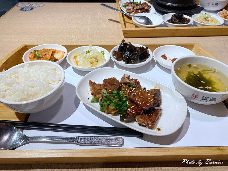 盜飯炙火烤肉定食~品嚐炭火烤肉看似不多不過可以吃得飽 @嘿!部落!