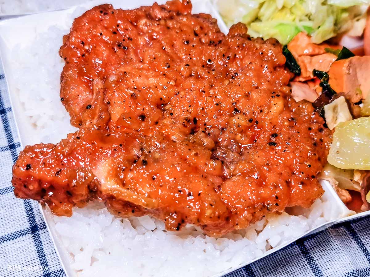 桃園美食|大有便當-現炸雞腿飯、滷排骨飯超人氣，8種配菜自己夾附菜單價錢、停車交通2022 @嘿!部落!