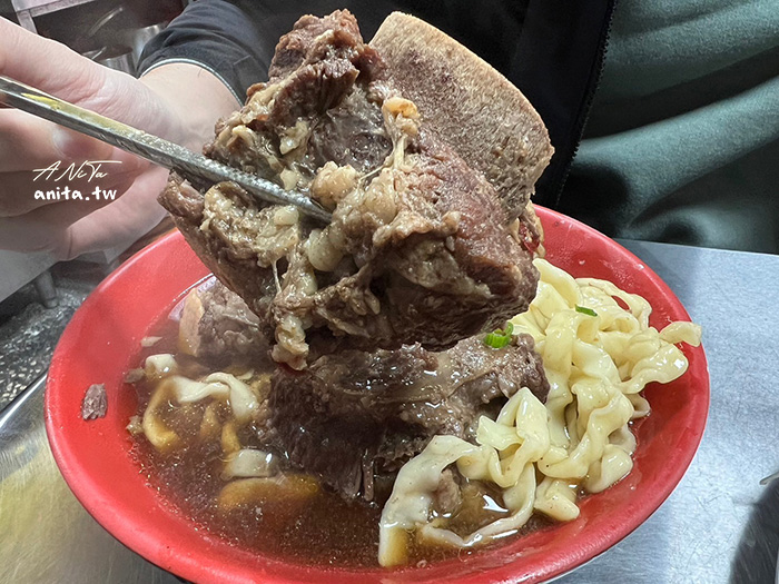 58牛肉麵｜浮誇系牛小排麵的誘惑．必點滷味平價好吃 @嘿!部落!