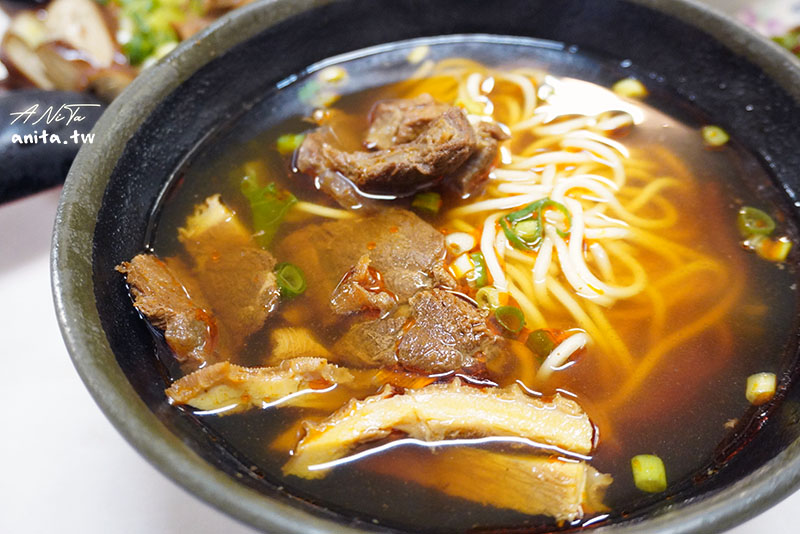 （已歇業）仁愛牛肉麵｜永和仁愛公園週邊．湯頭清甜不油膩，牛筋軟Q有嚼勁 @嘿!部落!