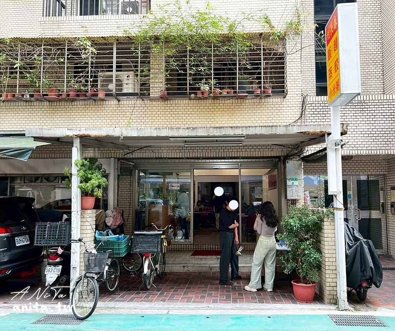 利長春小吃店｜好吃經濟又實惠，推薦牛肉蒸餃、菜肉餛飩 @嘿!部落!