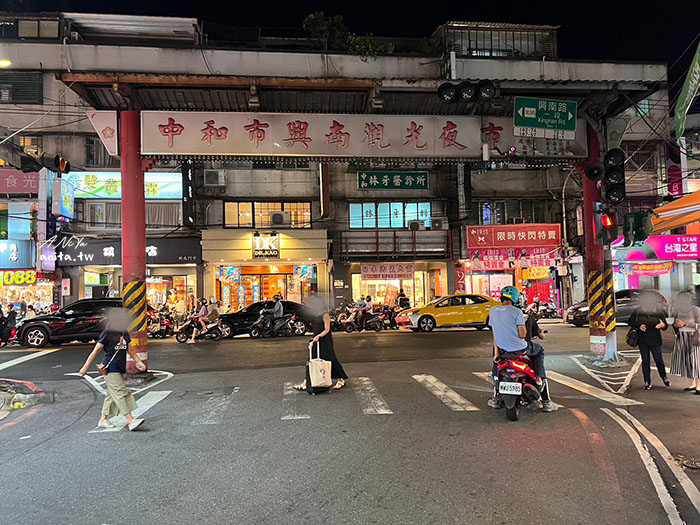 南勢角興南夜市｜傳統古早味炭火烤玉米「正碳烤玉米」 @嘿!部落!