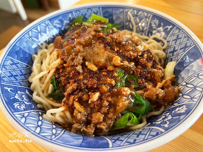 寶哥酸辣牛肉乾拌麵｜酸辣酢醬麵超對我的胃，酸辣的比例抓得很剛好-更新2025菜單 @嘿!部落!
