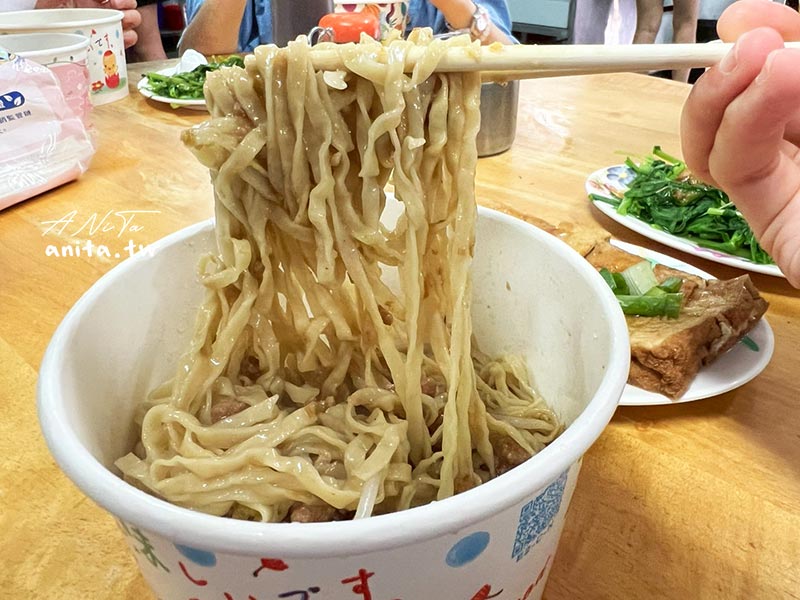 正宗台南意麵｜中正區美食｜平日中午限定，鹹香Q彈的乾意麵配辣椒好讚 @嘿!部落!