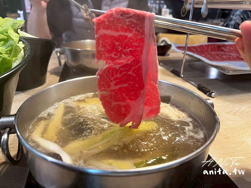 肉老大頂級肉品涮涮鍋｜肉的品質、蔬菜新鮮度吃得出來，鍋底也不馬虎 @嘿!部落!