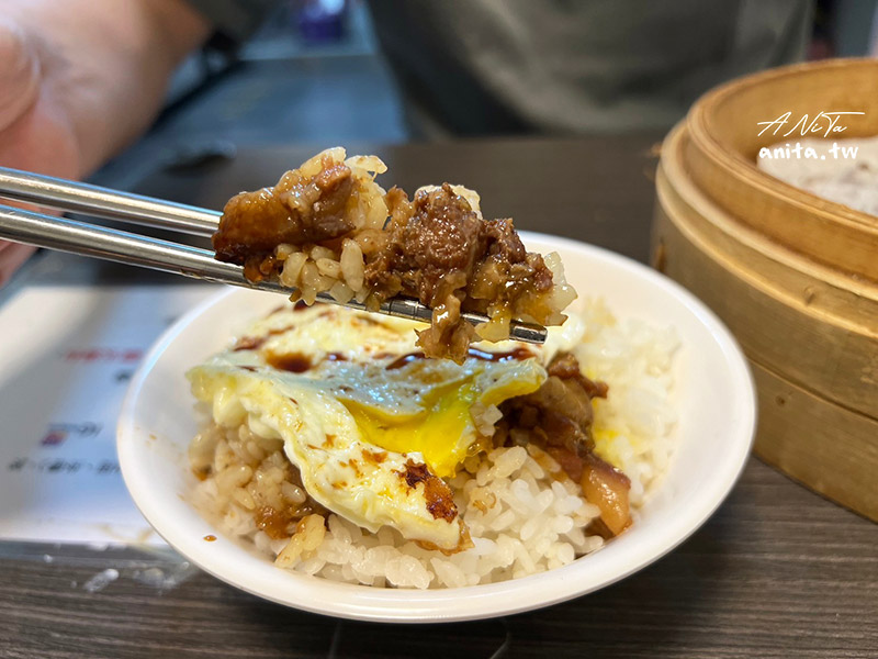 頤玉湯包｜南部口味的滷肉飯、現點現做的牛肉捲餅、綿密的芋頭排骨酥 @嘿!部落!