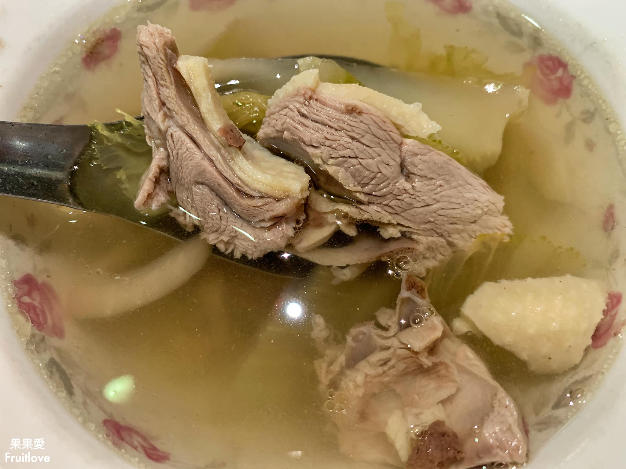 阿華米糕鹹菜鴨&rang;台中大里美食，鹹酸清甜的湯頭，鴨肉鮮嫩，內用還可以免費續湯 @嘿!部落!