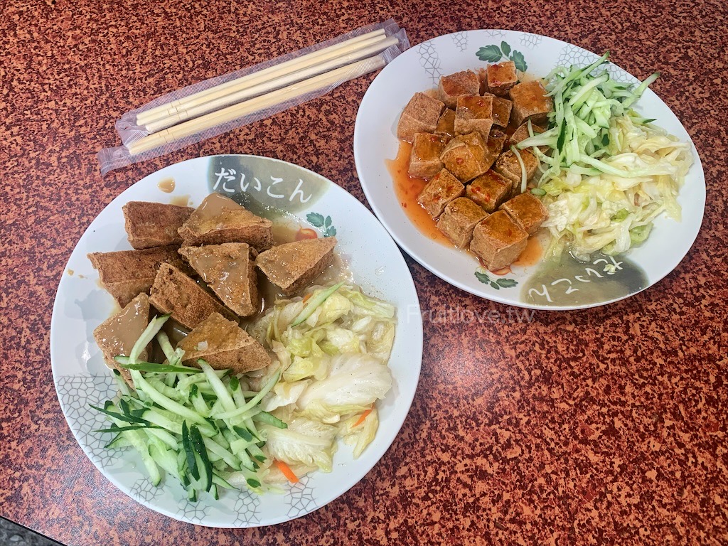 榕星臭豆腐芬園店|彰化芬園臭豆腐，堅持現點現做絕無二次回鍋，有多種口味與大小可以選擇，還有附好吃的台式泡菜跟小黃瓜 @嘿!部落!