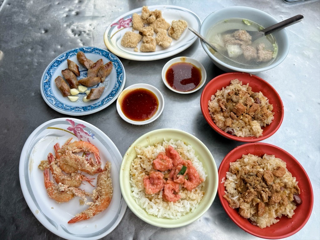 北港阿等土豆油飯|雲林北港油飯，朝天宮附近超人氣古早味，不油膩土豆油飯與必點炸物小吃 @嘿!部落!