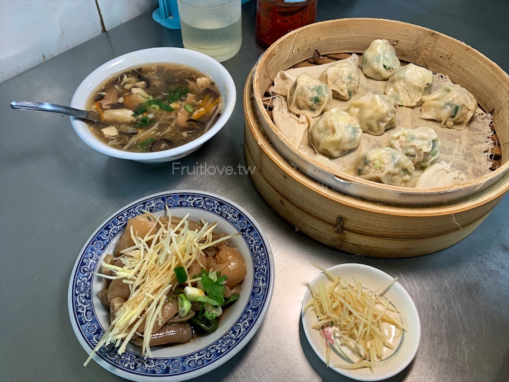 陳氏姊妹蒸餃&rang;嘉義新港奉天宮美食，好多人排隊就是為了蒸餃和酸辣湯而來 @嘿!部落!