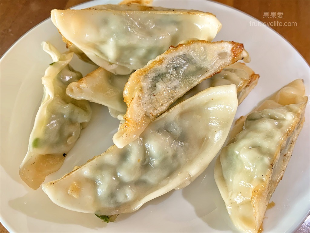 新街中西式早餐店&rang;南投名間早餐，在地經營超過30年的老店，手工鍋貼是這裡招牌，聽說還是限量的 @嘿!部落!