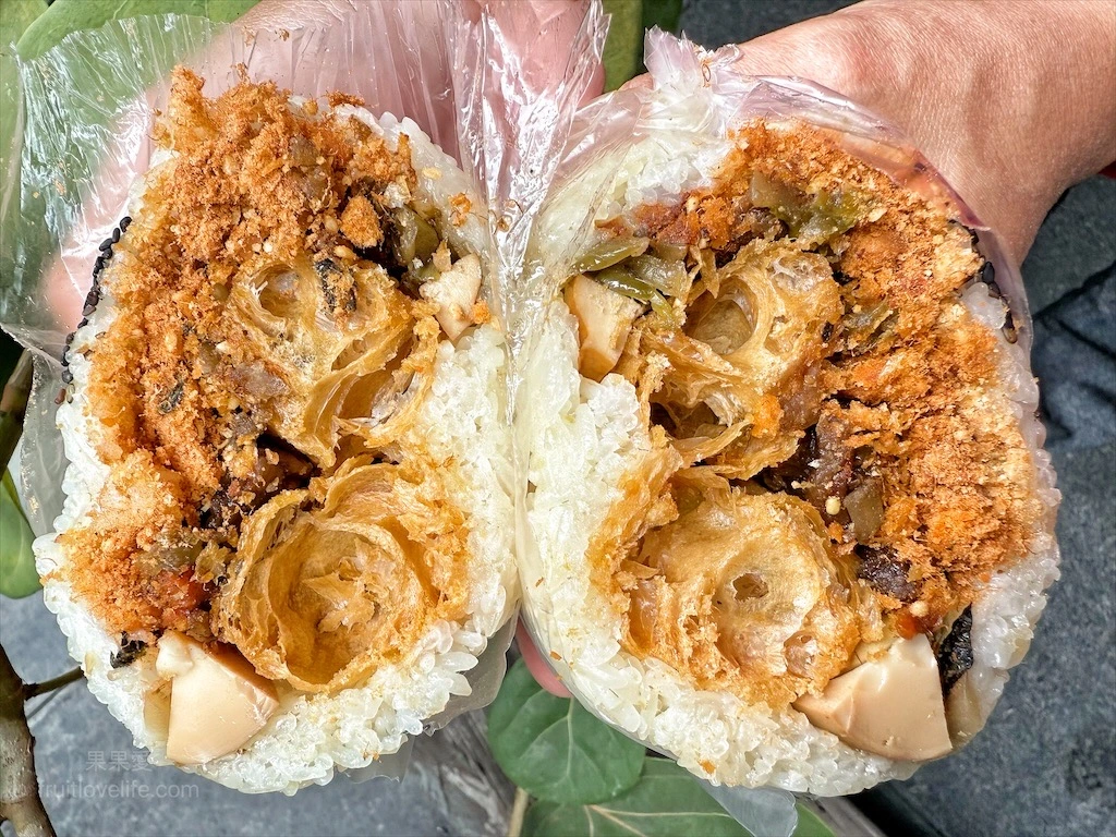 即時熱門文章：台中北屯早餐｜食反米團-飯糰：巷弄內且份量不小、米香Q彈的飯糰專賣店