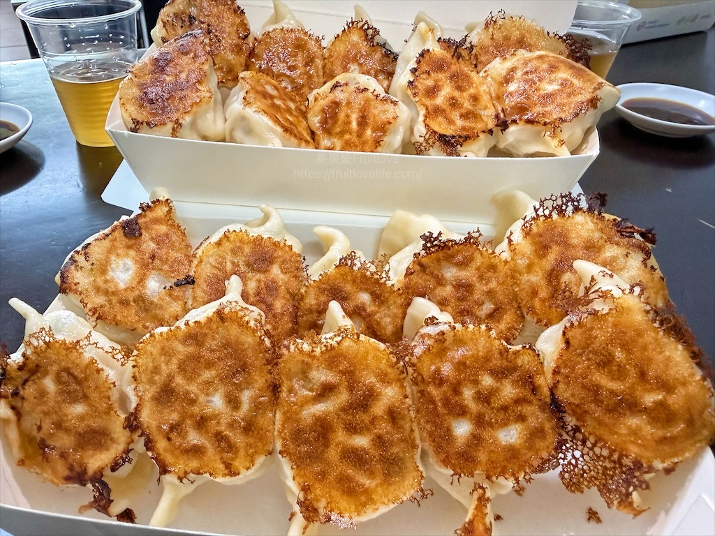 十圓餃子館|台中大里水餃，鍋貼(煎餃)金黃酥脆，配上料多的酸辣湯，最棒的美味組合 @嘿!部落!