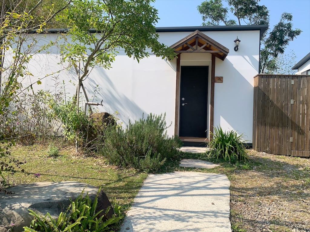 紫鳶山城-覓境莊園&rang;苗栗銅鑼寵物友善住宿，蟲鳴鳥語、竹林群山環繞、星光點點，讓人和毛孩都感到放鬆的渡假莊園 @嘿!部落!