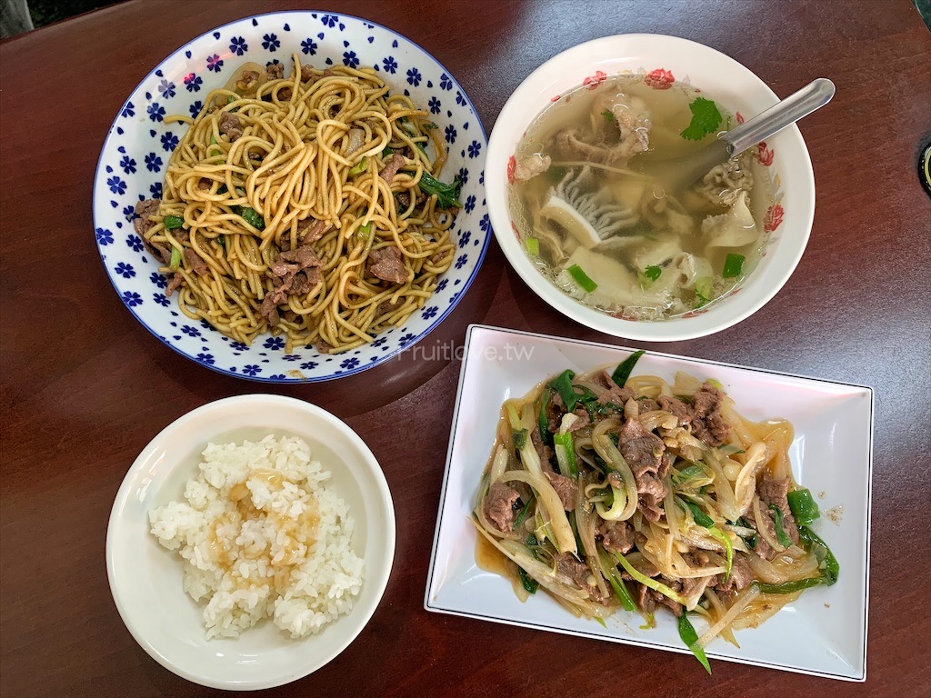 姜姐牛雜湯&rang;台南南區美食，平價料多湯鮮甜的牛雜湯，內用白飯免費吃到飽，寵物友善餐廳 @嘿!部落!