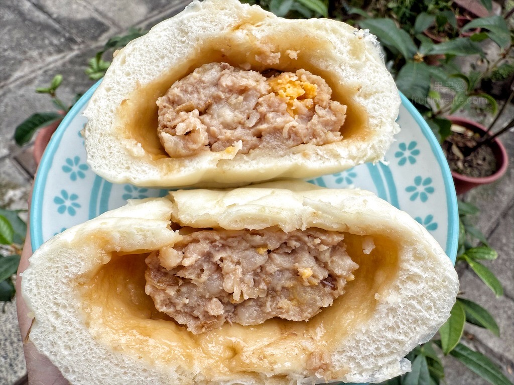 玉鉁包子&rang;彰化員林包子饅頭，香菇肉包與蛋黃肉包是許多人推薦的，皮香Q內餡紮實 @嘿!部落!