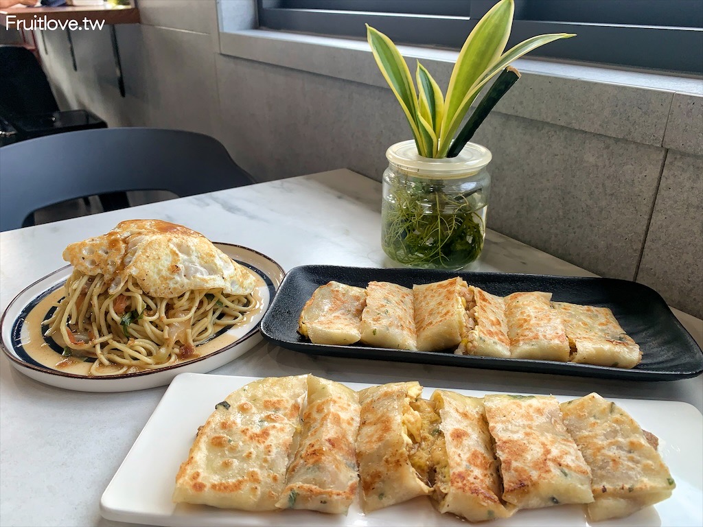 晨辰早午餐&rang;傳承三代的美味早餐，蛻變成有設計感的早餐店，除了菜單上的品項外還有隱藏版的美食-南投草屯早午餐/寵物友善 @嘿!部落!