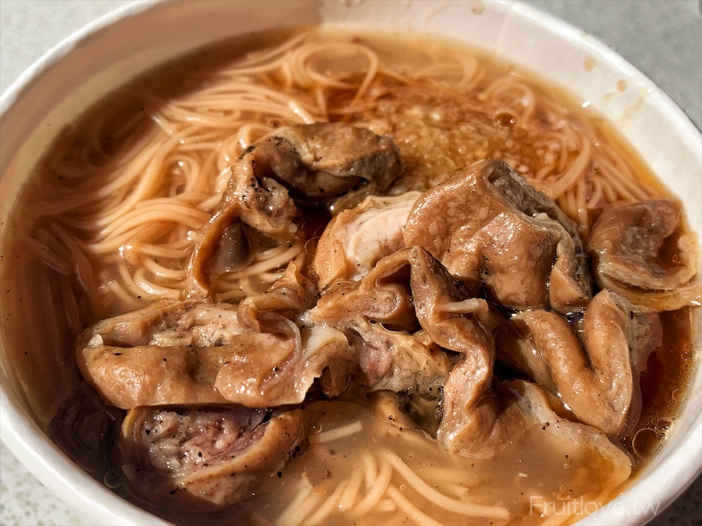 白沙屯拱天宮美食&rang;阿滿小吃部是間經常座無虛席的小吃店，位於在白沙屯拱天宮停車場旁 @嘿!部落!