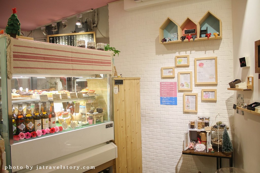 Her Rose 玫瑰系列甜點專賣店 粉紅小屋內的鄉村童話世界，水果塔新鮮好吃【捷運中山美食】 @J&A的旅行
