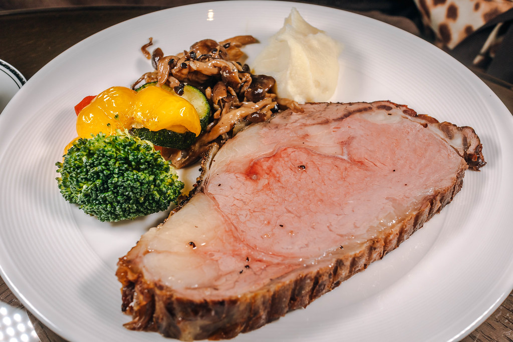 【台北萬豪酒店 Taipei Marriott Hotel】捷運劍南路站｜五星飯店超划算「肉食之夜」！每位1099元爐烤肋眼牛排吃到飽～中肯‧食記！ @嘿!部落!