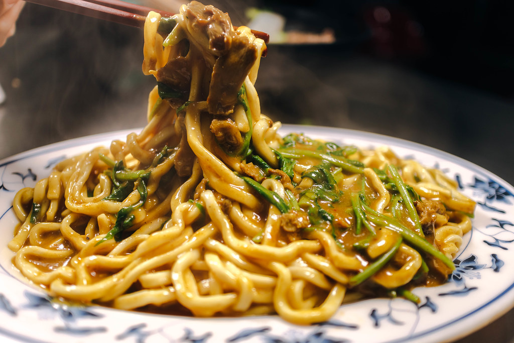 【阿芬飯店】基隆三沙灣｜基隆老字號沙茶炒牛肉．咖哩沙茶牛肉炒麵必吃．基隆美食推薦～中肯‧食記！ @嘿!部落!