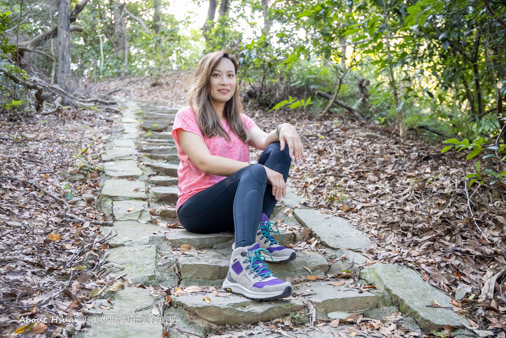 享受自然的戶外活動 爬山越野健行時 美美媽咪選擇穿上 MERRELL ONTARIO 85 MESH 復古登山女鞋 @嘿!部落!
