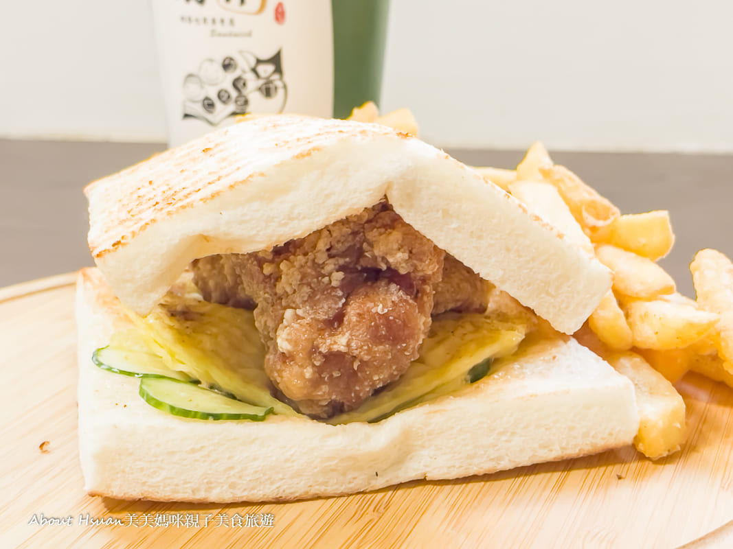 中壢美食推薦 燒胖中壢新明店 是一家肉蛋吐司專賣店 超厚的功夫腿排蛋吐司 早餐、午餐、下午茶都買得到 @嘿!部落!