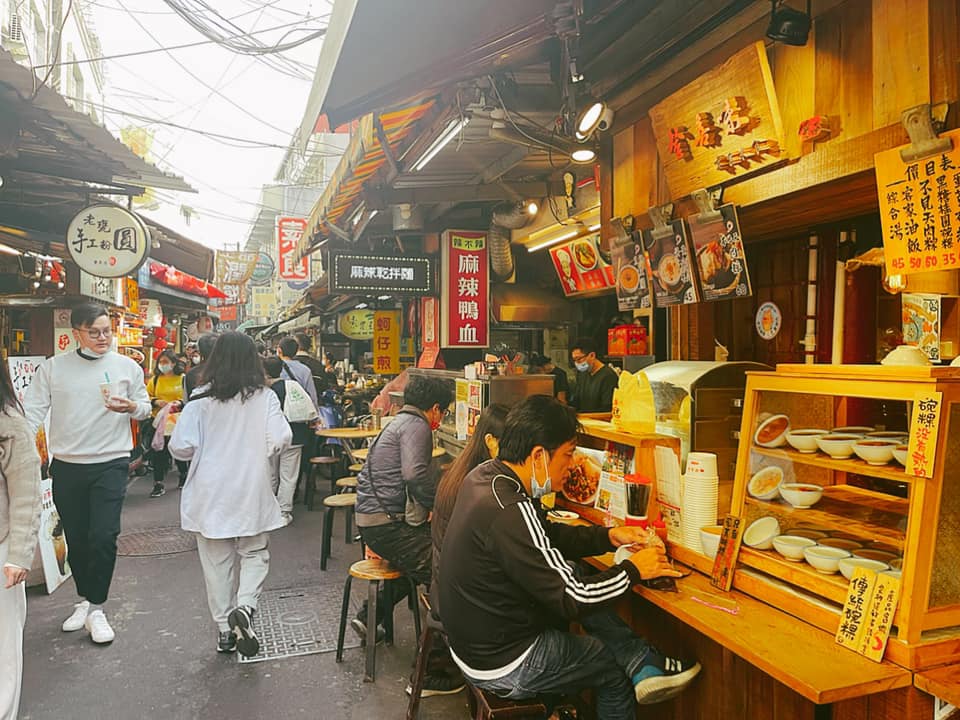豐原美食小吃．廟東夜市永芳亭│在地人必吃！女子必補聖品黑色四神湯 @嘿!部落!