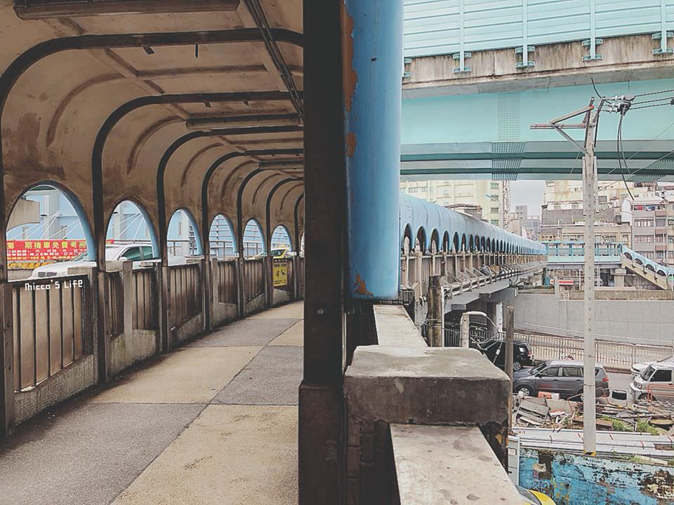 即時熱門文章：基隆旅遊景點 ◆ 中山陸橋│ 侯導影像中夢境般的藍色長廊電影 舒淇橋上回眸經典場景