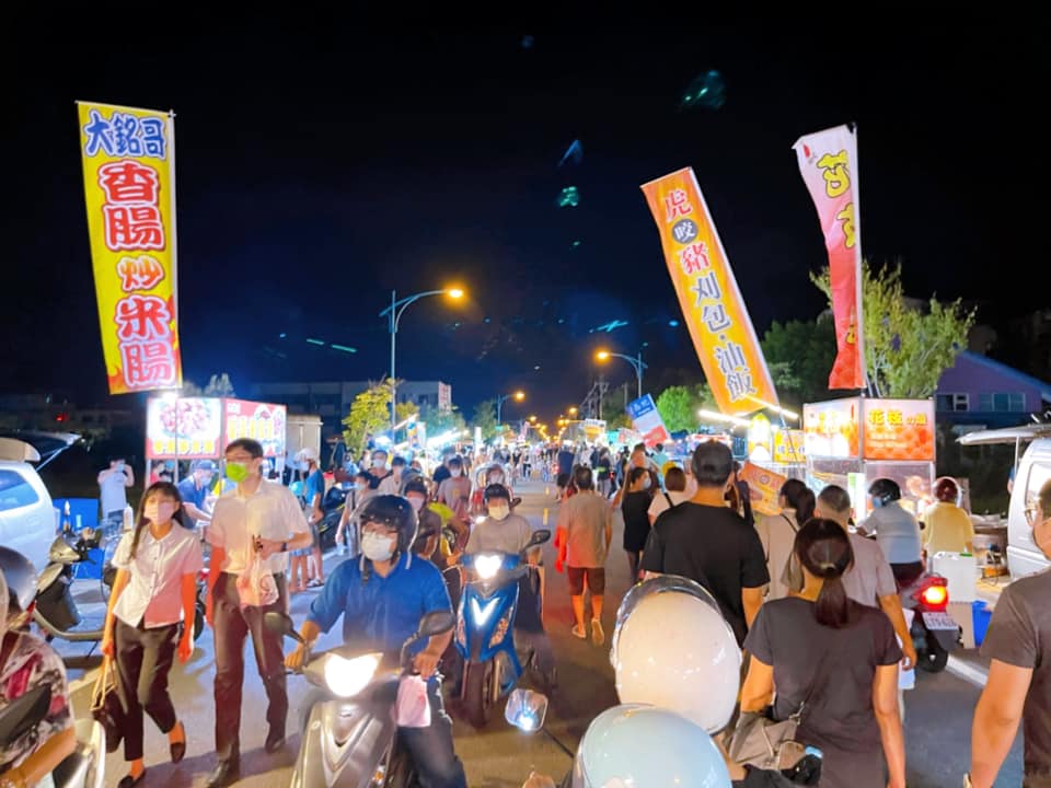 宜蘭週三限定清溝夜市．甲子園臭豆腐｜國民美食新創意 「水果臭豆腐」、季節限定「檳榔臭豆腐」，五感超顛覆