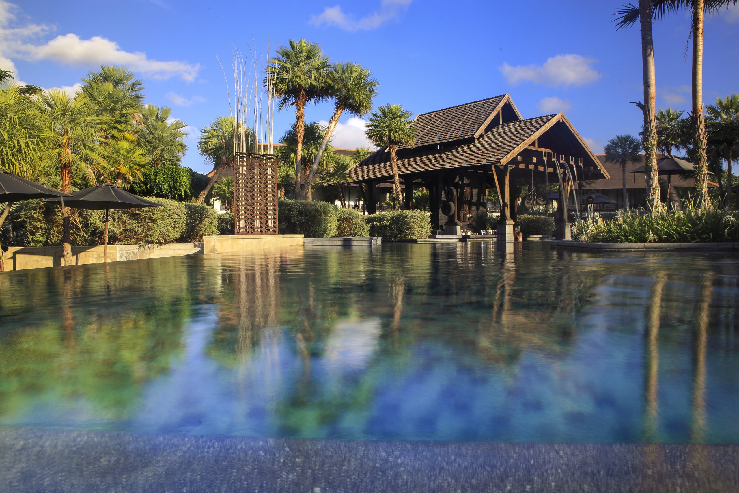 即時熱門文章：[普吉島住宿]泰國南部．The Slate Resort|靠近Phuket普吉機場．鄰近奈揚海攤~入住專屬泳池房