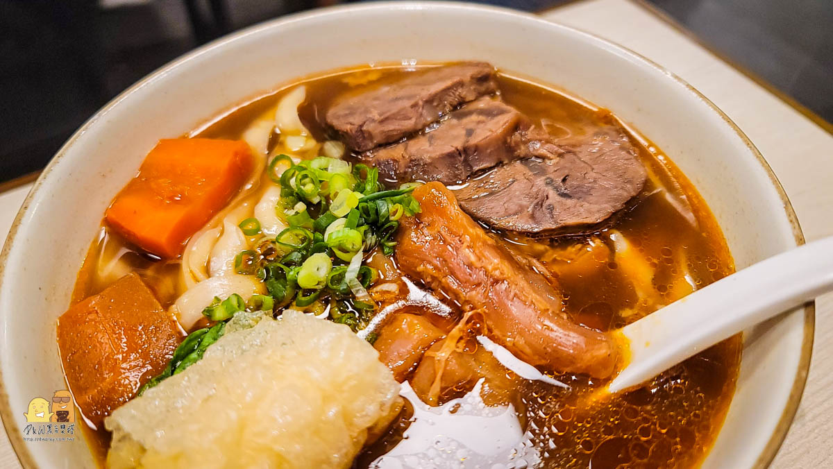 忠孝復興站美食，台北東區竣師父牛肉麵！牛肉麵節金牌必吃名店，紅燒湯頭用花椒提味更香醇 @嘿!部落!