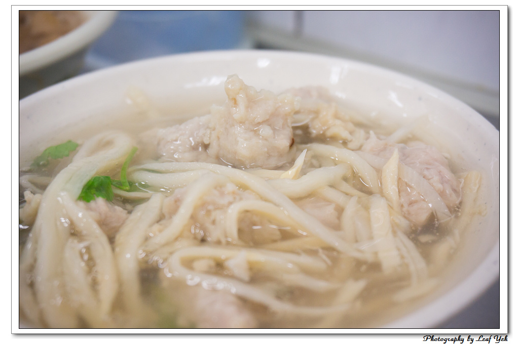 即時熱門文章：【台北】東發號 油飯・麵線│米其林餐盤推薦！百年老店油飯、肉羹、蚵仔麵線 、 捷運松山站饒河夜市 (食尚玩家介紹)