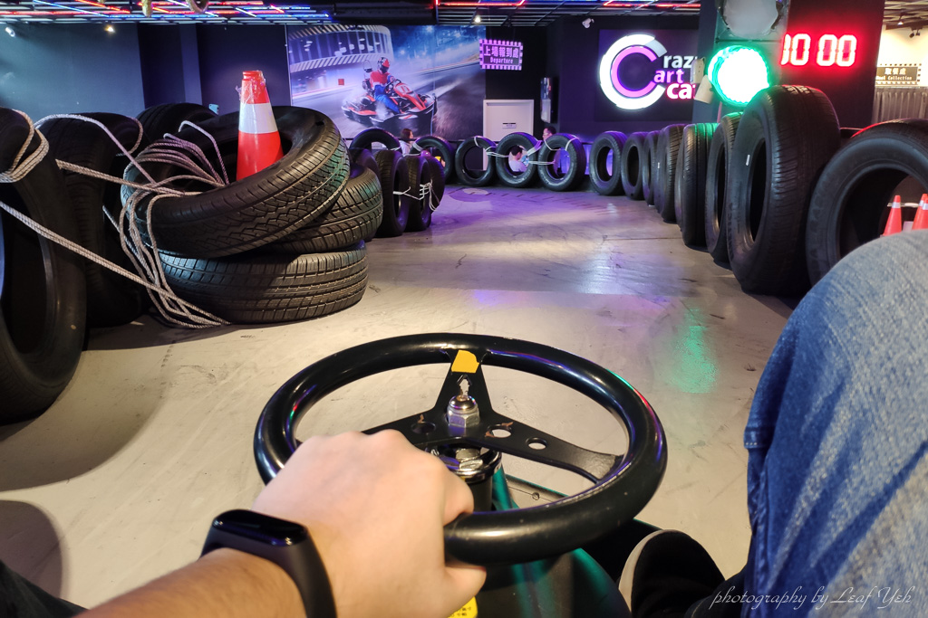 【南港車站美食】Crazy Cart Cafe by TDS 甩尾主題餐廳│甩尾髮夾彎94爽，下個藤原拓海就是你啦！ 南港親子餐廳、南港卡丁車餐廳 @嘿!部落!
